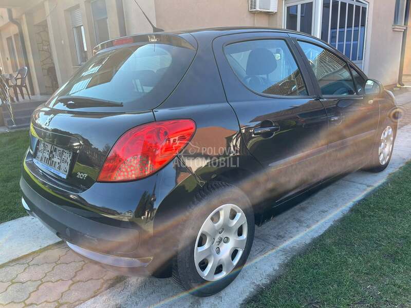 Peugeot 207 1.4b