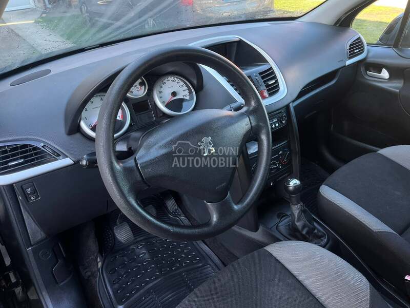 Peugeot 207 1.4b