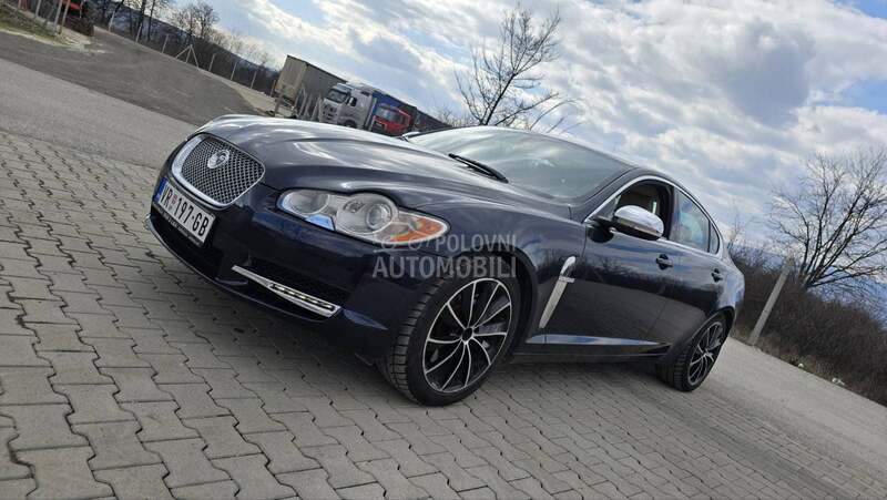 Jaguar XF 