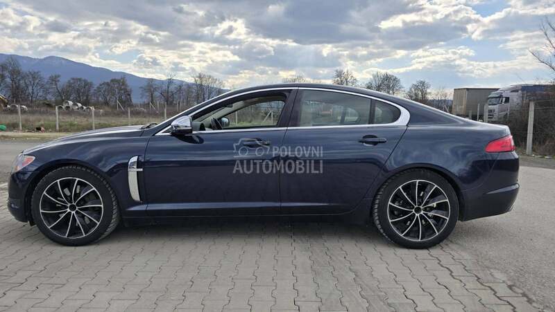 Jaguar XF 