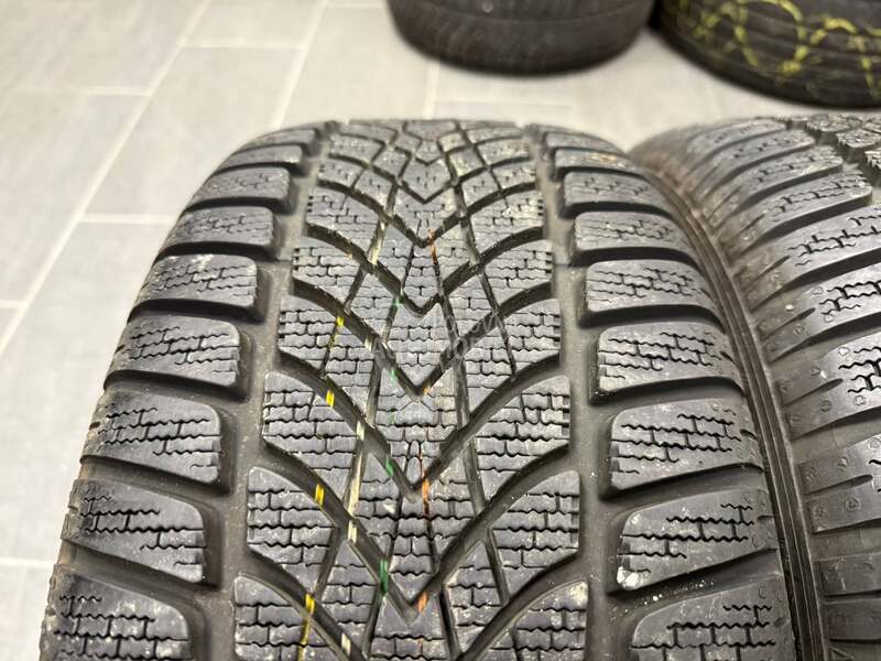 Dunlop 225/45 R17 Zimska