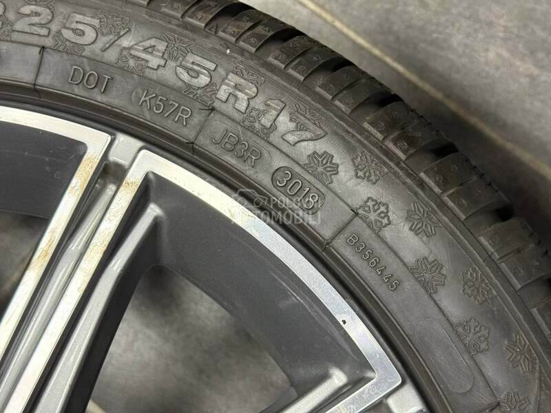 Dunlop 225/45 R17 Zimska