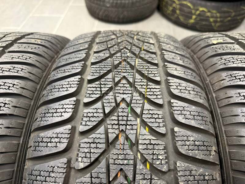 Dunlop 225/45 R17 Zimska
