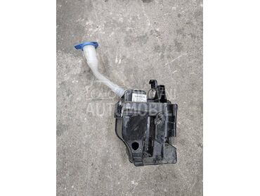 Posuda za vodu brisaca za Volkswagen Cross Polo, Polo od 2011. do 2017. god.