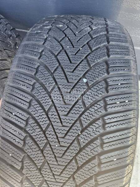 Roadstone 245/40 R20 Zimska