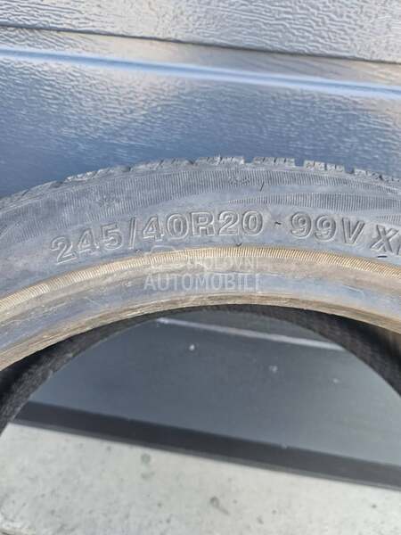 Roadstone 245/40 R20 Zimska