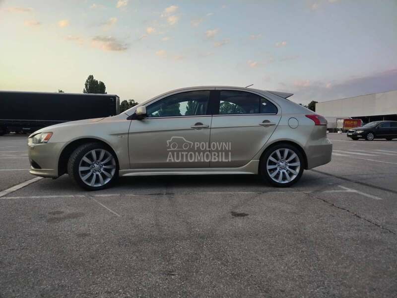 Mitsubishi Lancer 