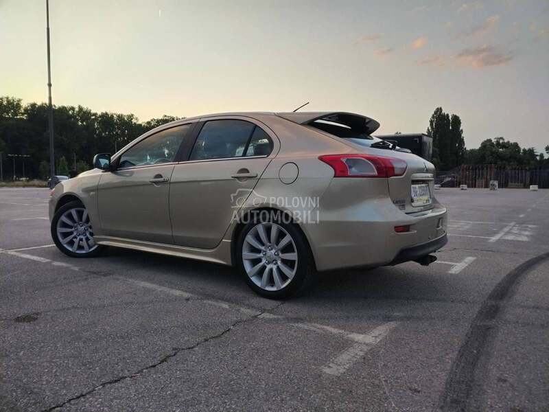 Mitsubishi Lancer 