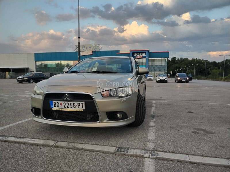 Mitsubishi Lancer 