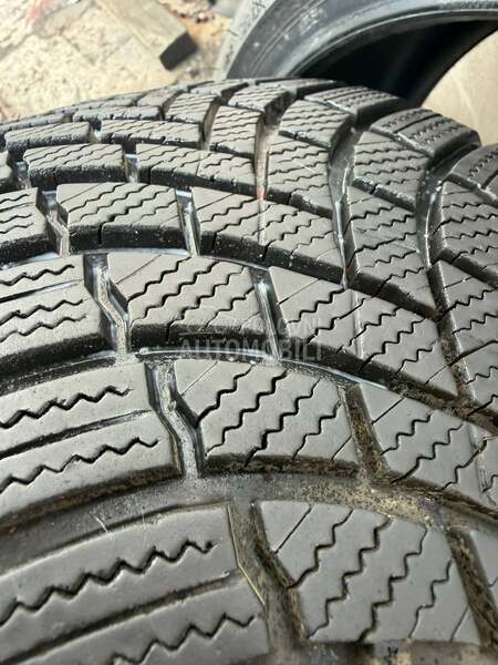 Bridgestone 205/40 R17 Zimska