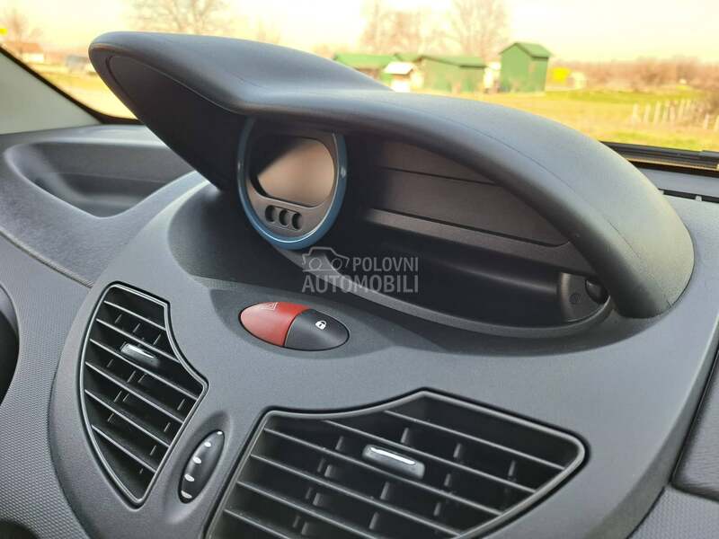 Renault Twingo 1.2 P-O-G-L-E-D-A-J