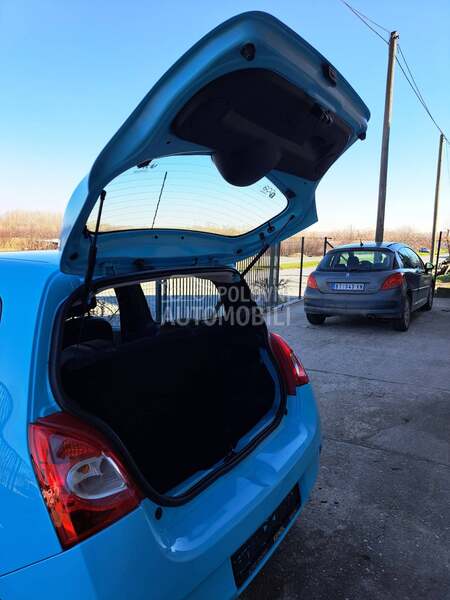 Renault Twingo 1.2 P-O-G-L-E-D-A-J