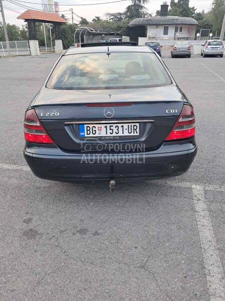 Mercedes Benz E 220 
