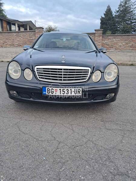 Mercedes Benz E 220 