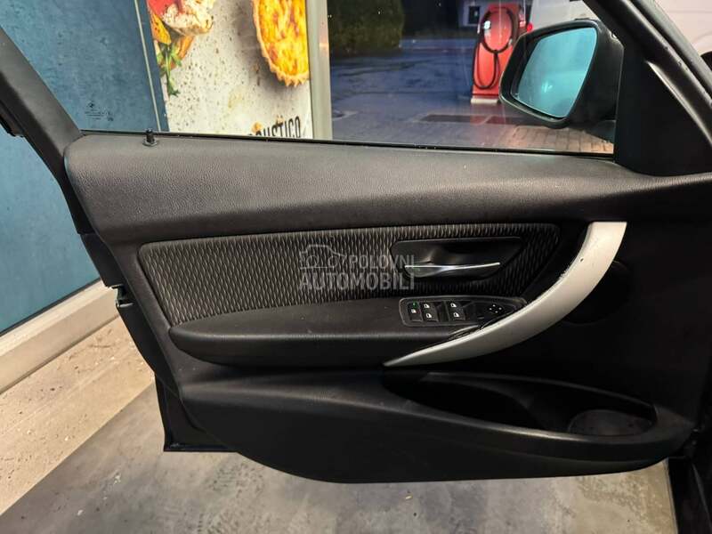 BMW 320 d NAVl
