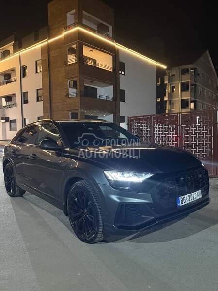 Audi Q8 S line