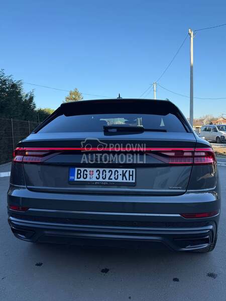 Audi Q8 S line