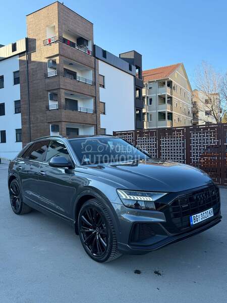 Audi Q8 S line