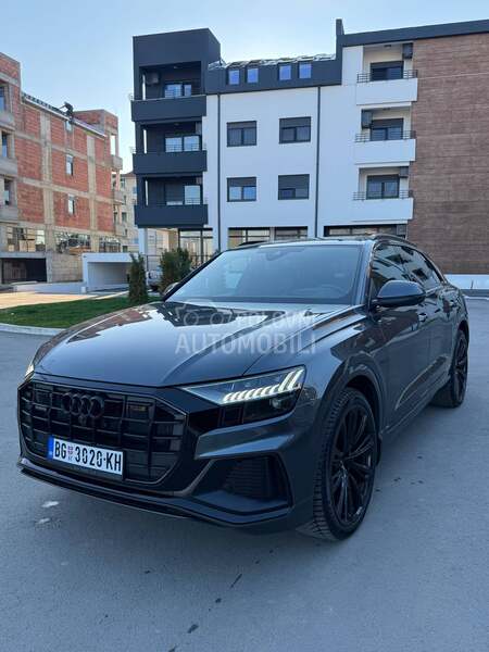 Audi Q8 S line