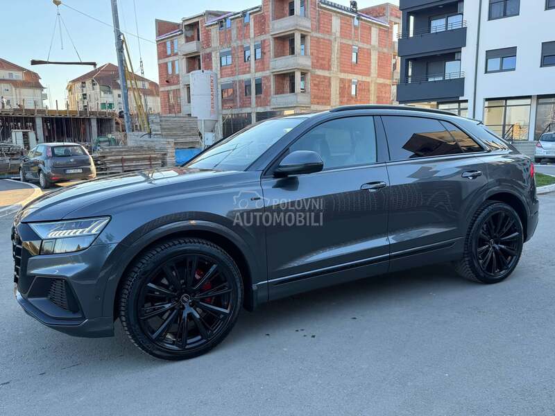 Audi Q8 S line