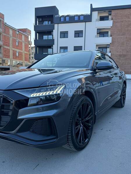 Audi Q8 S line