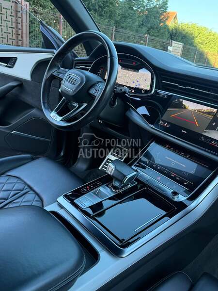 Audi Q8 S line