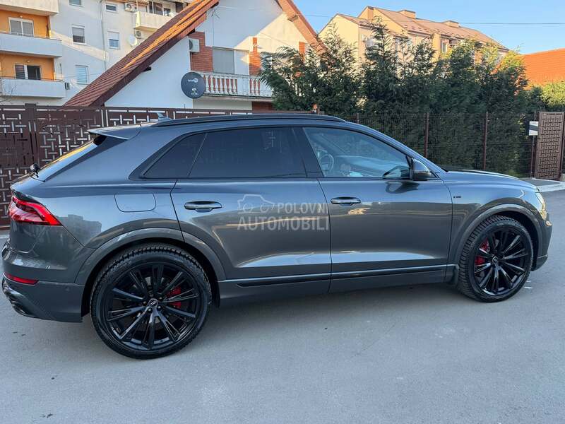 Audi Q8 S line
