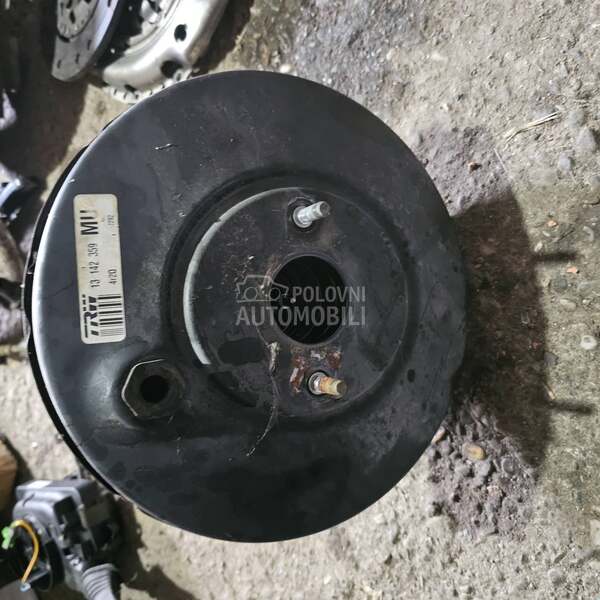 Kočiona servo pumpa