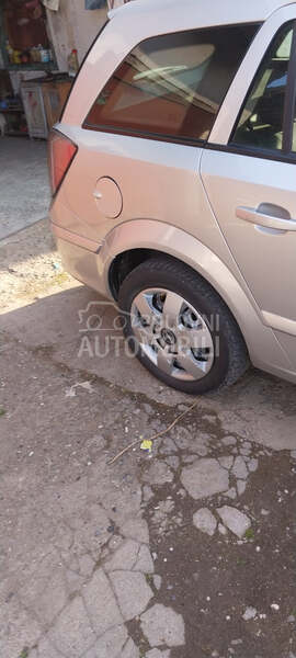 Opel Astra H 