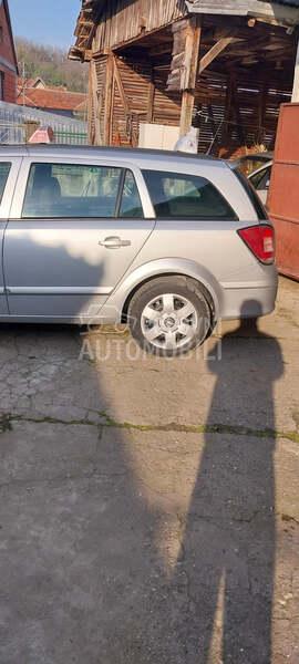 Opel Astra H 