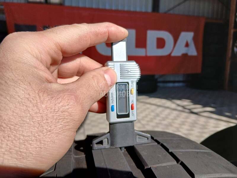 Continental 255/30 R20 Letnja