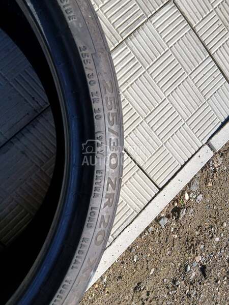 Continental 255/30 R20 Letnja