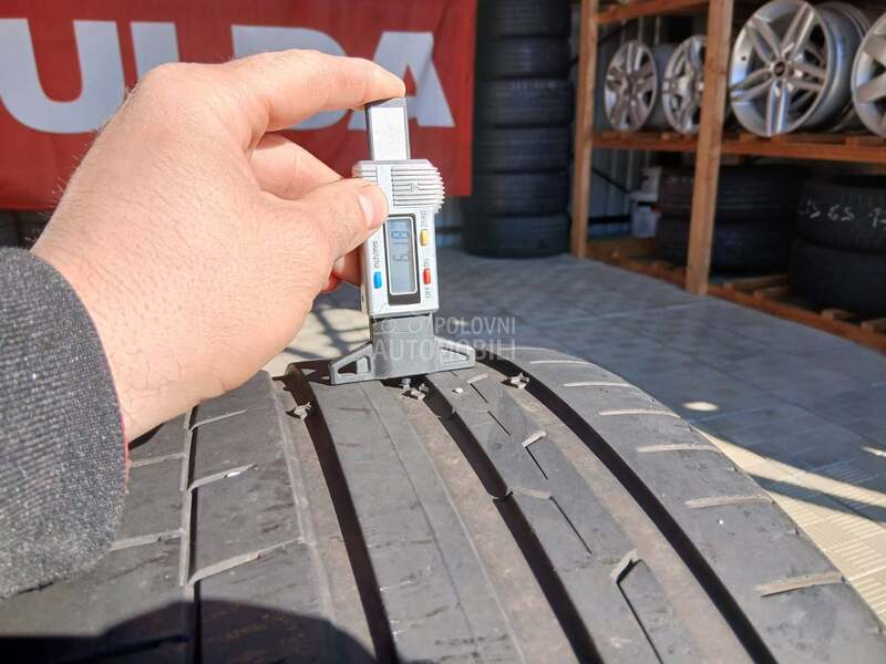 Continental 255/30 R20 Letnja