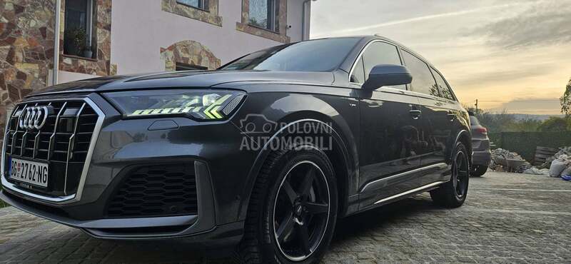 Audi Q7 