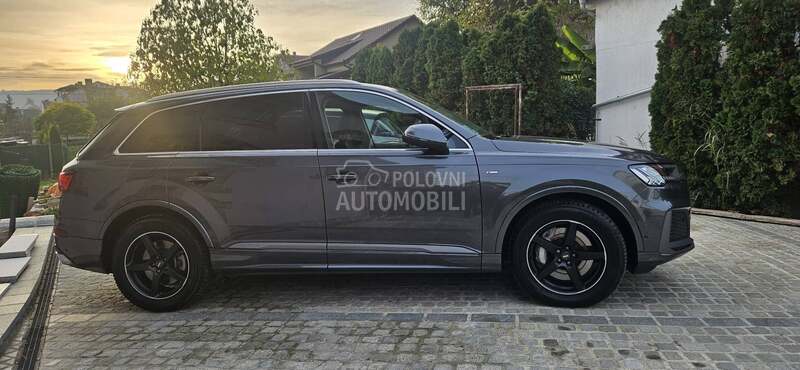 Audi Q7 