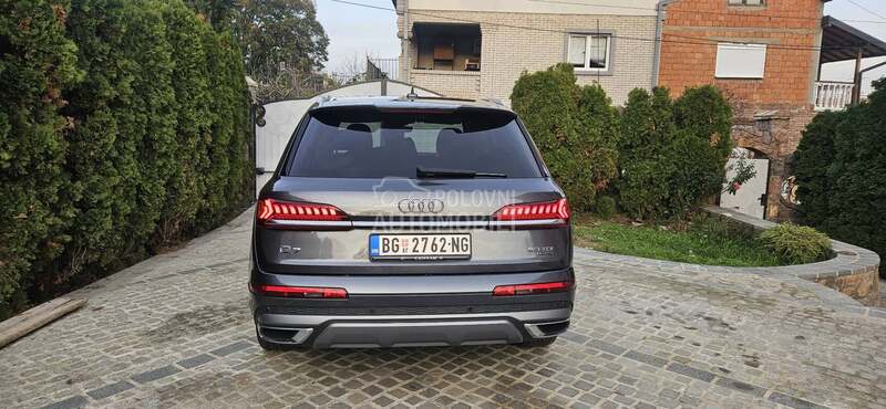 Audi Q7 