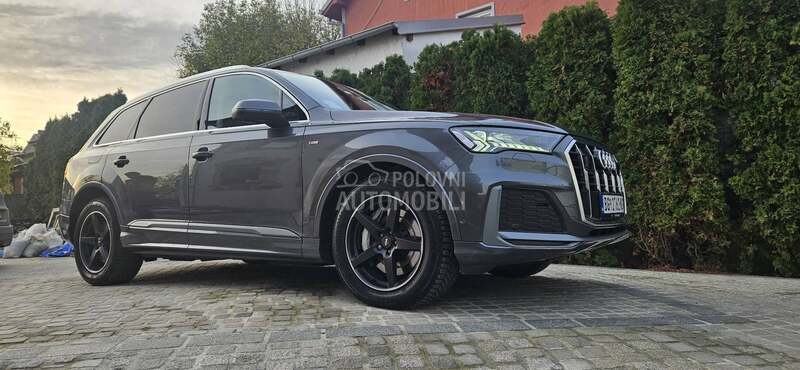 Audi Q7 
