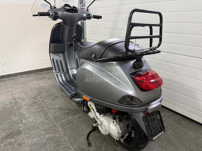 Piaggio VESPA LX50