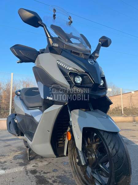 Sym Cruisym 300