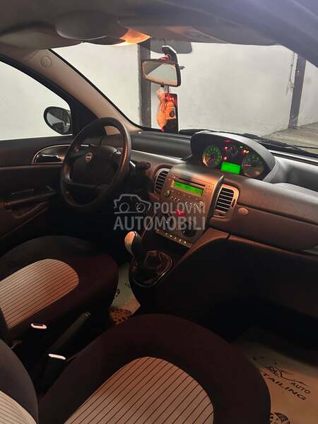 Lancia Ypsilon 1.3mjet