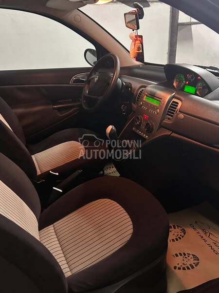Lancia Ypsilon 1.3mjet