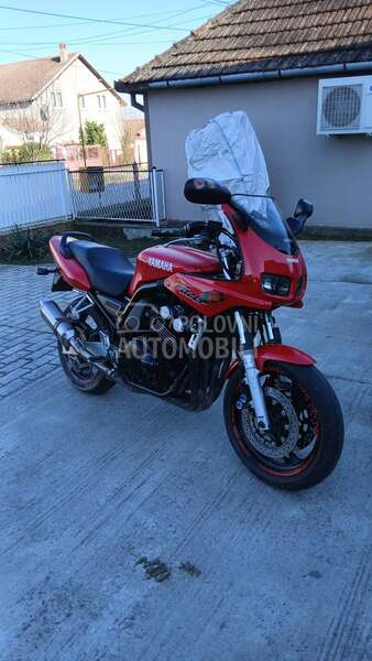 Yamaha FZS