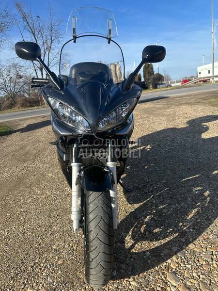 Yamaha Fazer 600