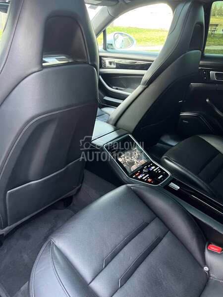Porsche Panamera 4S
