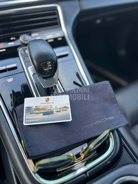 Porsche Panamera 4S