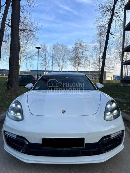 Porsche Panamera 4S