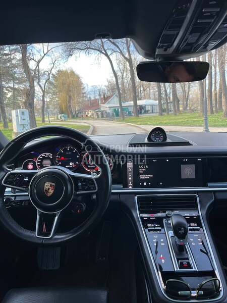 Porsche Panamera 4S