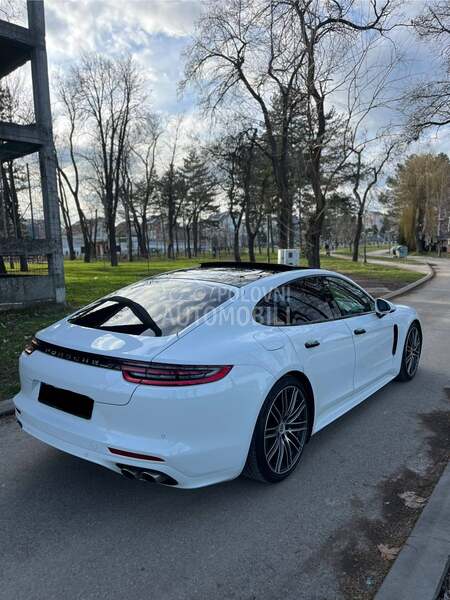 Porsche Panamera 4S