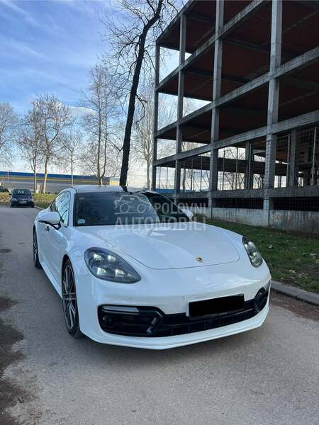 Porsche Panamera 4S