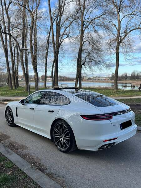 Porsche Panamera 4S